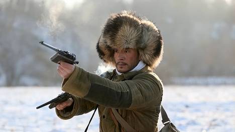 样板戏《智取威虎山》唱到山村，60岁老大爷夜夜睡不着，原来他是杀害杨子荣的真凶