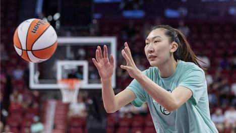 韩旭7分5篮板2抢断 纽约自由人不敌印第安纳狂热