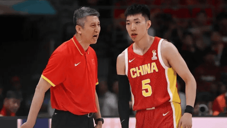 不适合打1号位！4助攻4失误，郭士强该换一人首发让廖三宁打第6人
