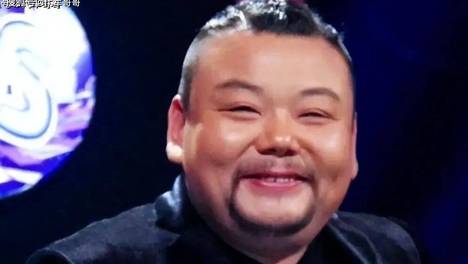 50岁刘刚近况曝光！曾娶美妻方蓓蓓育两子，离婚10年依旧孤身一人 刘刚曾是央视知名主持人，事业稳定，但婚姻长久，离婚十年仍单身，家庭幸福但聚少离多。