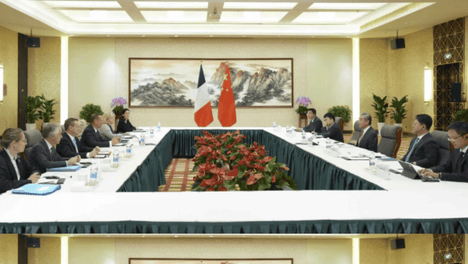 这场两天谈判，决定中欧经贸命运，一架飞机降落山西，王毅已出发