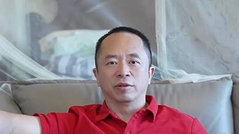 “刚过完56岁生日，不知道以后会不会有后遗症”“未来两三个月外出活动全部取消”，周鸿祎自曝：从高处失手摔下，当场听见膝盖发出异响