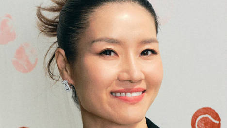 李娜黑色内搭塑造百变造型 化身时尚飒爽女王