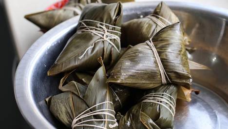 爱吃肉粽子一定要收藏，学会嘉兴这种特色做法，一次5个不够吃！