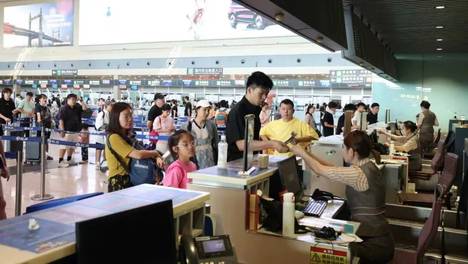 连续两日单日客流量突破8万人次丨哈机场暑运客流再创新高