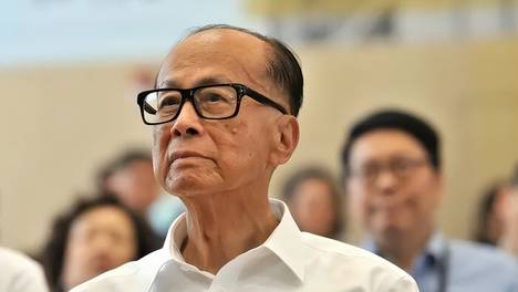 巴拿马港口被强收已5个月，李嘉诚后路曝光，原来他才不是软柿子