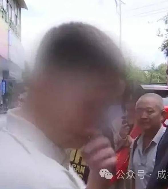 四川两少年轻信“高薪工作”被骗至越南，律师凭打火机确定位置，联动警方顺利解救；对方称到工厂上班，之后被胁迫出境