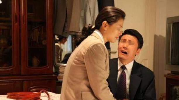 丈夫陪失恋女闺蜜巴厘岛7日游，怀孕妻子去医院，丈夫回家后傻眼