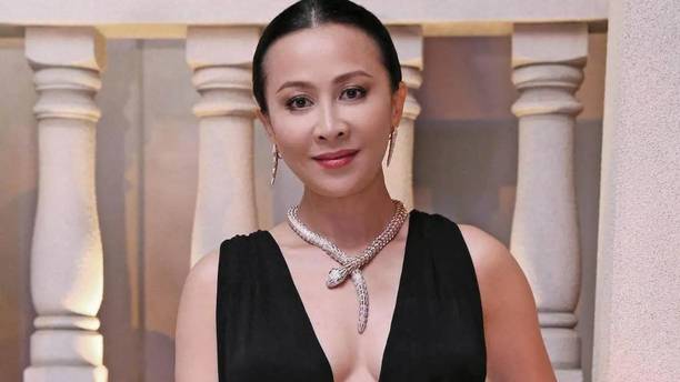 60岁刘嘉玲近况曝光，人老身不老的她，诠释成熟女性健康之美