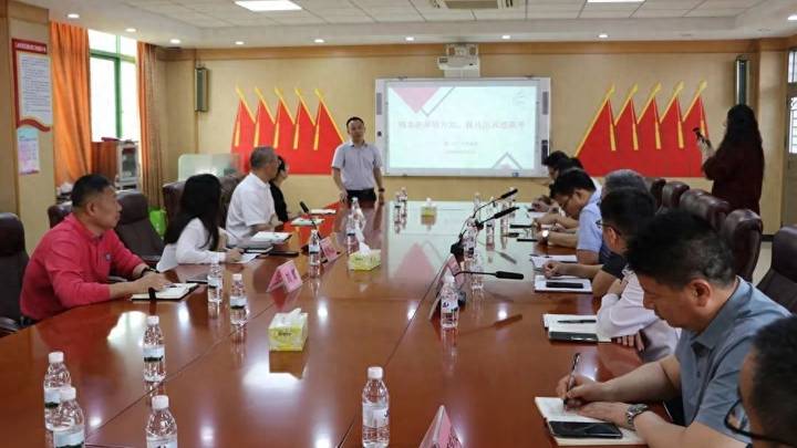 佛山市季华中学举行2025届佛山二模成绩分析会，你认为有必要吗？