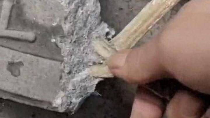 网传重庆有下水道井盖疑用竹签代替钢筋一掰就断，你相信吗？