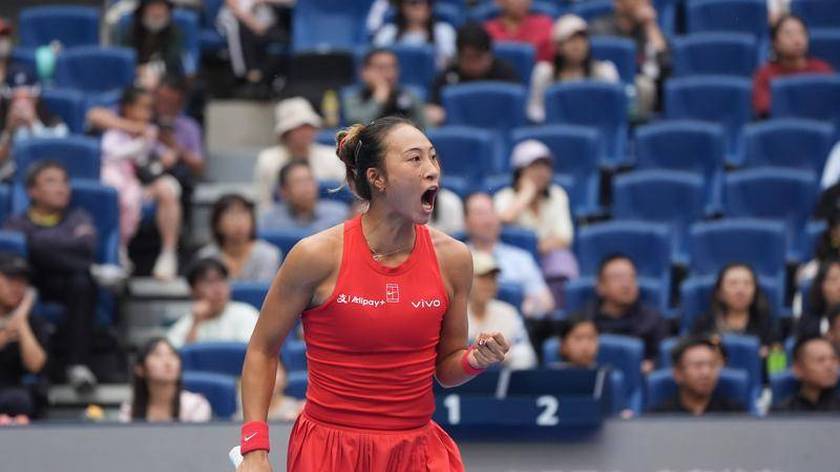 组图：郑钦文2-0斯维托丽娜 晋级中网女单4强