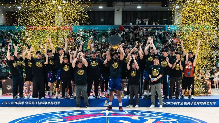 创造历史！香港金牛3-0横扫登顶，NBL首个三连冠王朝诞生！