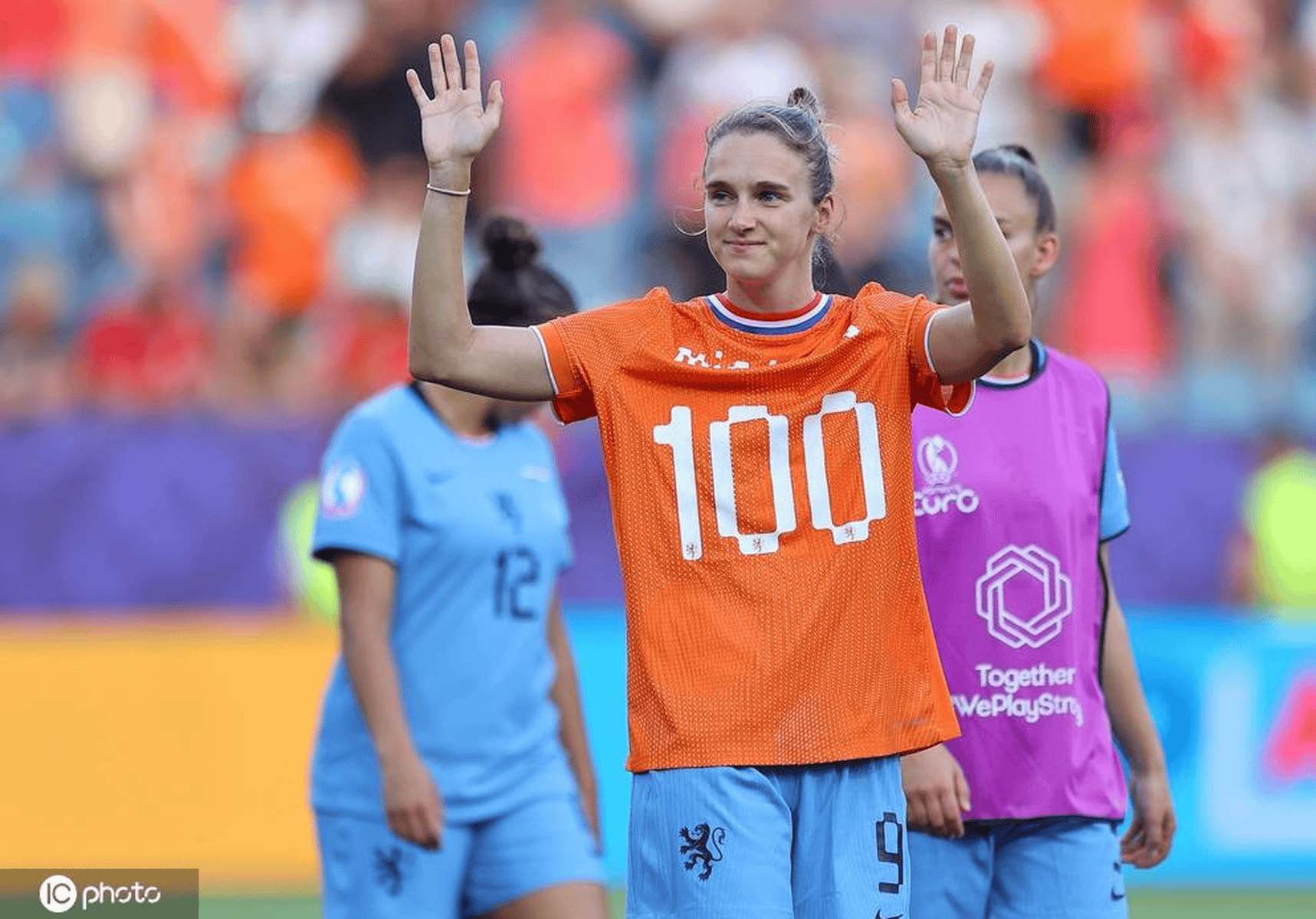 米德马达成荷兰女足国家队百球里程碑