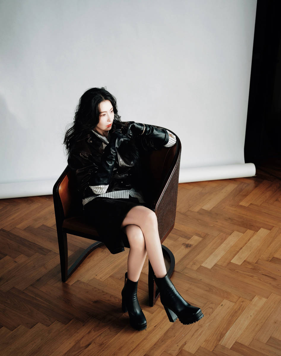 张柏芝穿黑色皮衣又美又飒!气场全开宛若女大佬