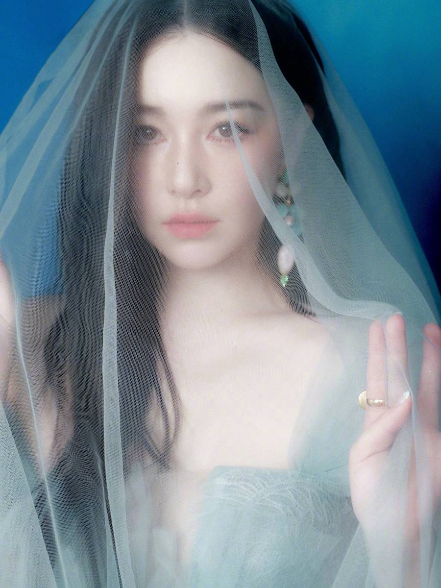 阚清子冰蓝色纱裙如深海精灵 朦胧间自带温柔仙气