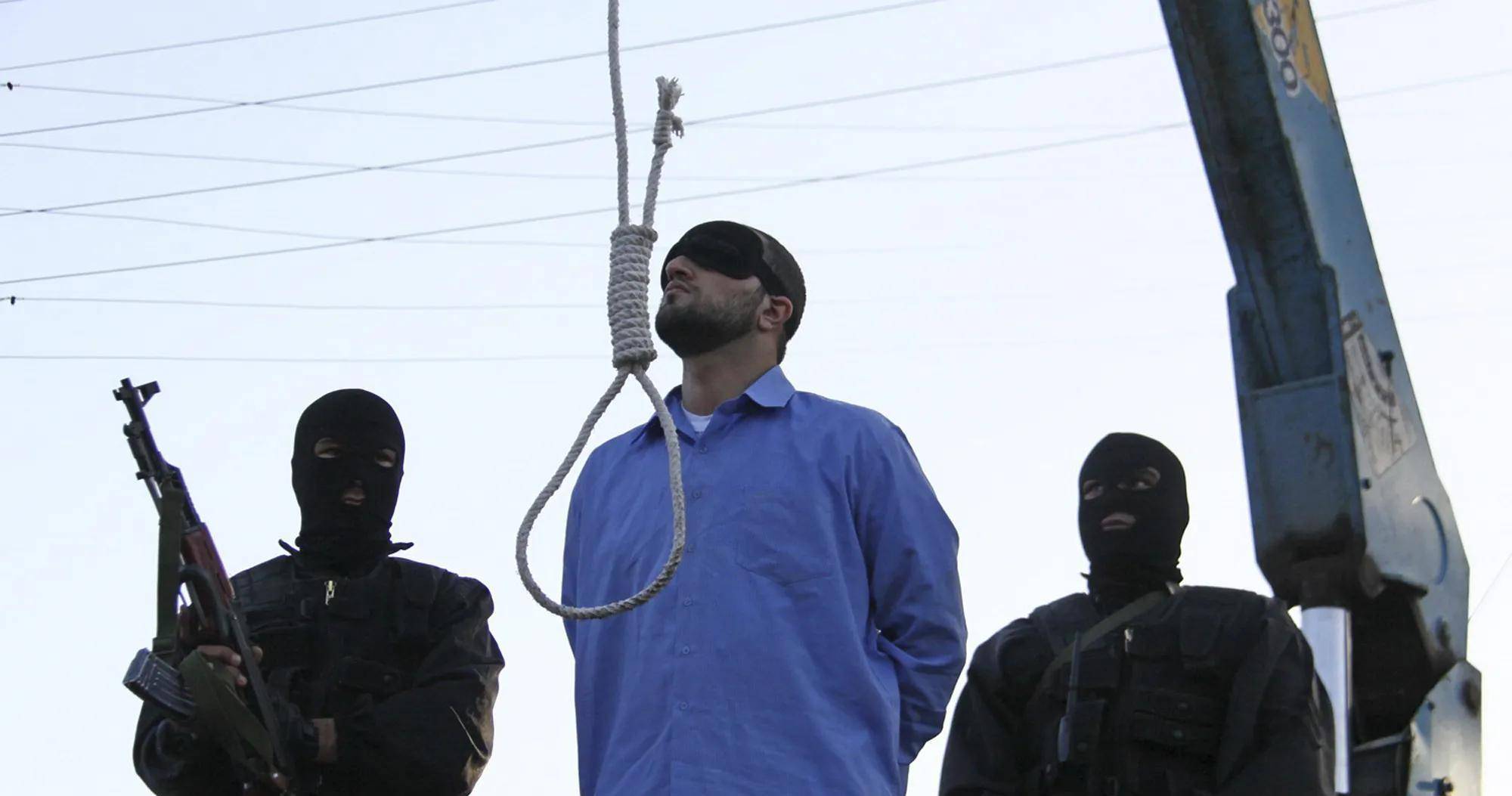 伊朗绞刑少年图片