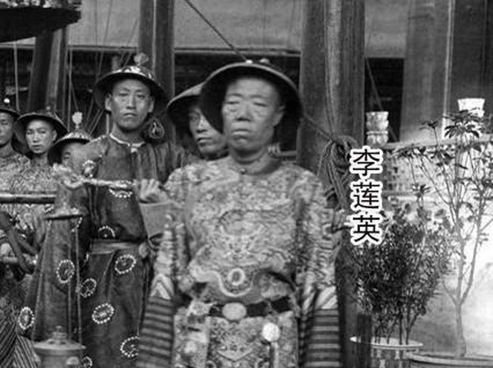 李莲英葬母比皇帝葬礼都豪气,乡亲白吃35天,往家拿多少一概不问_慈禧