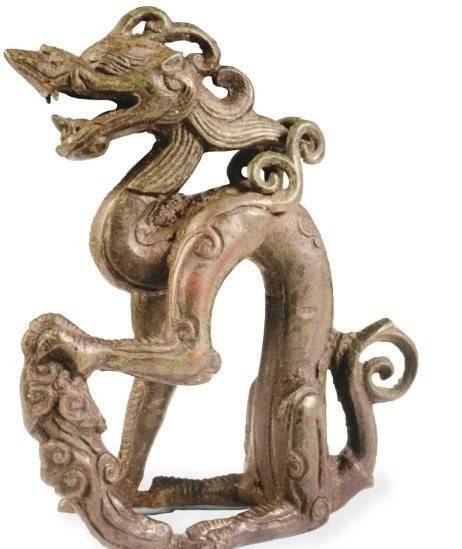 黑龙江农民挖菜窖,意外出土金代铜坐龙_老裴_龙的_都城