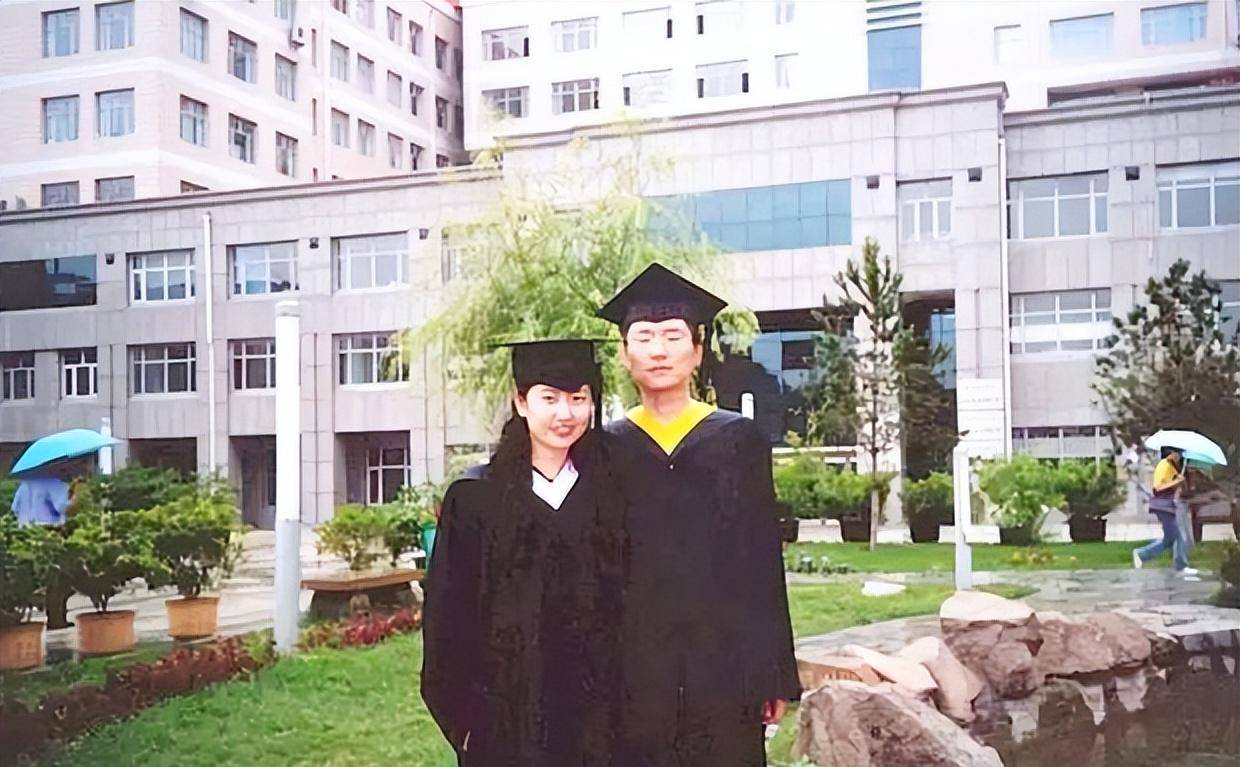 80后绝症女孩提前办追悼会,去世多年,丈夫仍是单身一人_王越_王亮