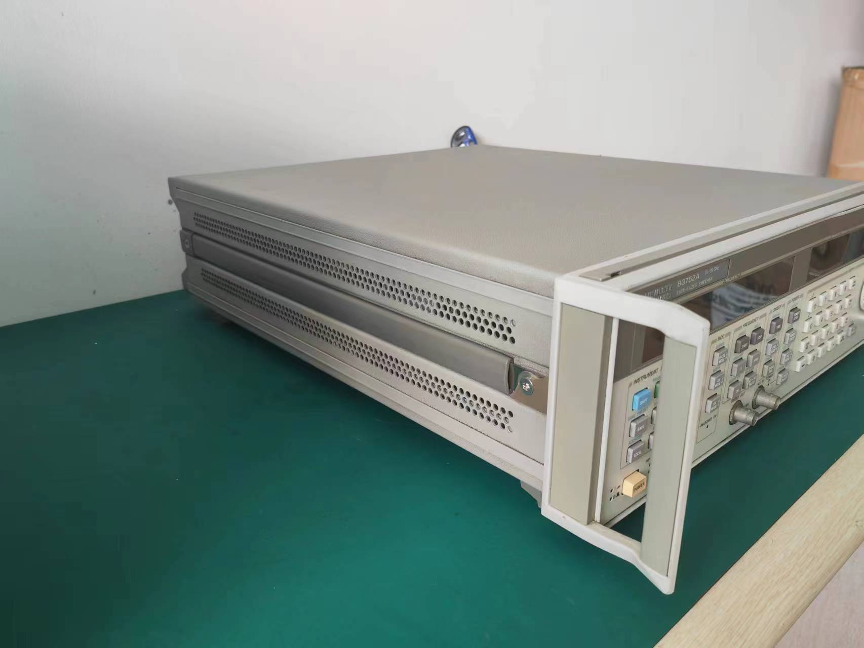 惠普hp83752a 20g高频信号发生器_测试_合成_性能