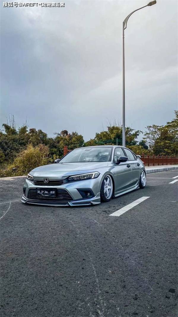 巅峰低趴姿态#本田十一代思域改装airbft气囊减震_搜狐汽车_搜狐网