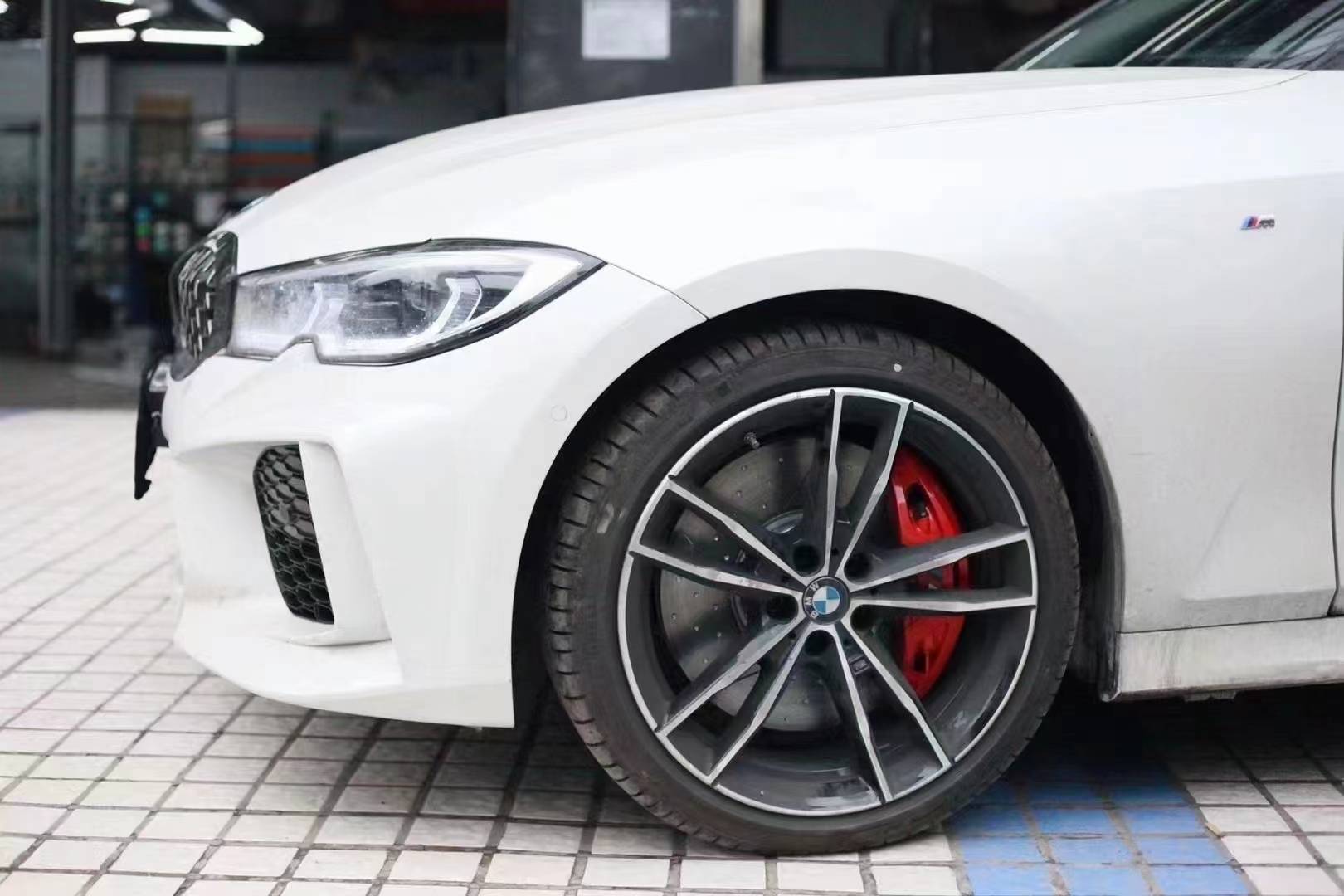 【真假mp刹车】宝马330系升级改装mp刹车卡钳假货分辨_搜狐汽车_搜狐