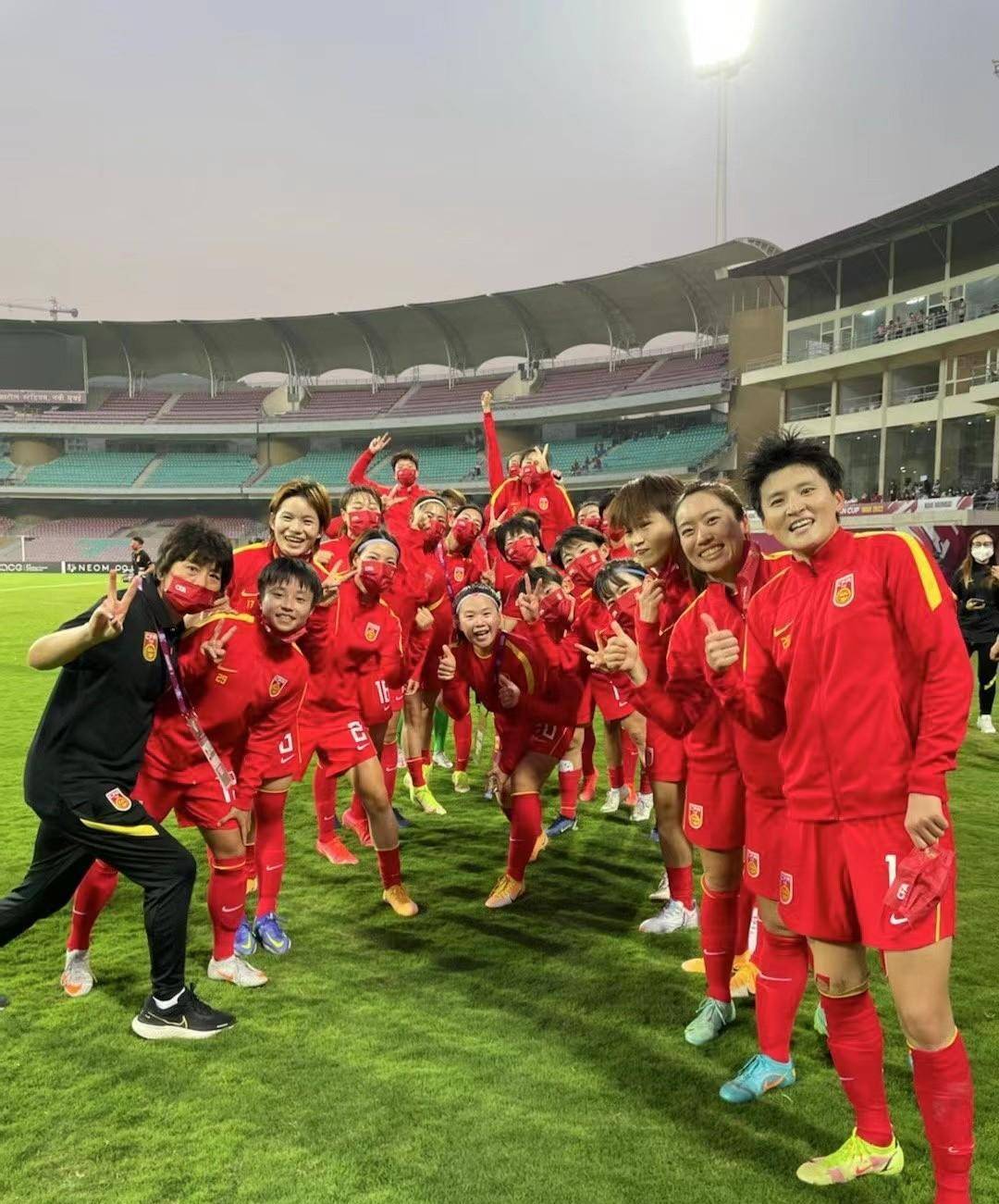 9年前,对贝克汉姆说要带中国女足走向世界的12岁女孩,怎样了?