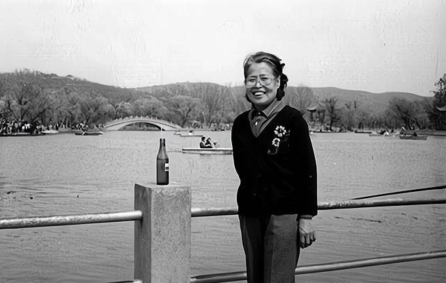 单田芳直言:结婚为报恩是凑合,却为何妻子去世后独守26年不再娶