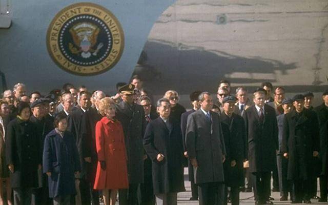 总理为了保证尼克松总统访华时乘坐红旗汽车万无一失,在尼克松总统