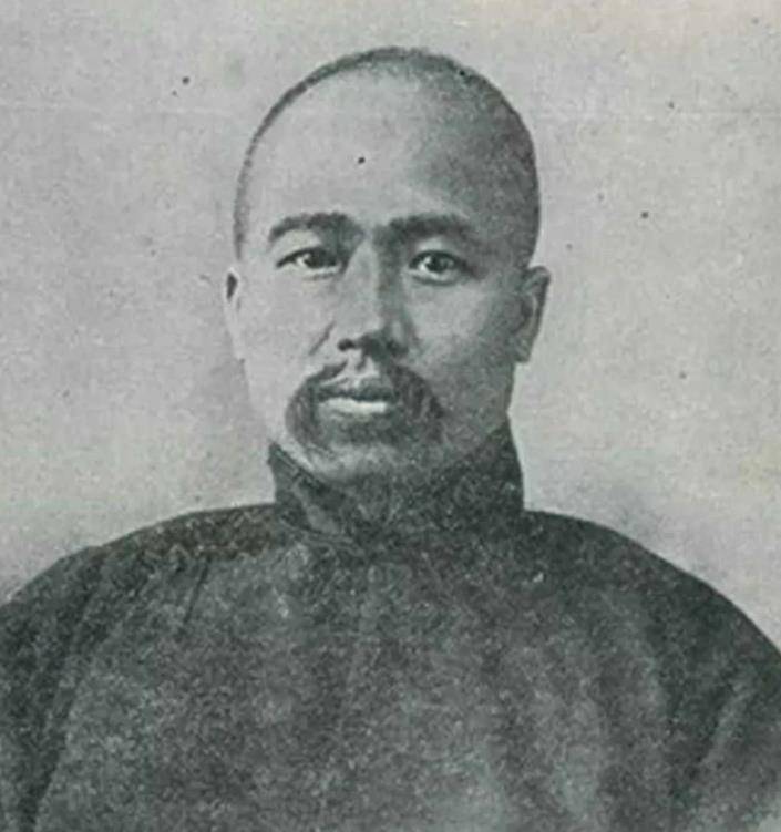 原创
            割睾易腺？刺杀孙中山？学者对康有为的评价为何越来越低