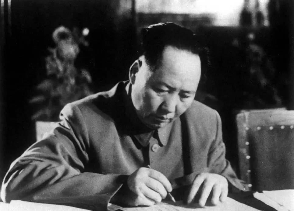 军官一般到什么级别才会配备警卫员？警卫员真的都是武林高手吗？