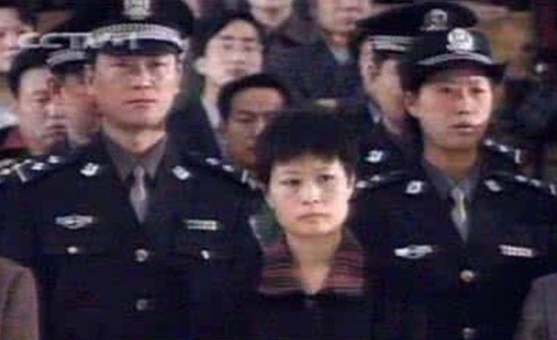 悍匪张君:17岁进少管所,6年时间5名情妇为其卖命,终被判死刑_母亲