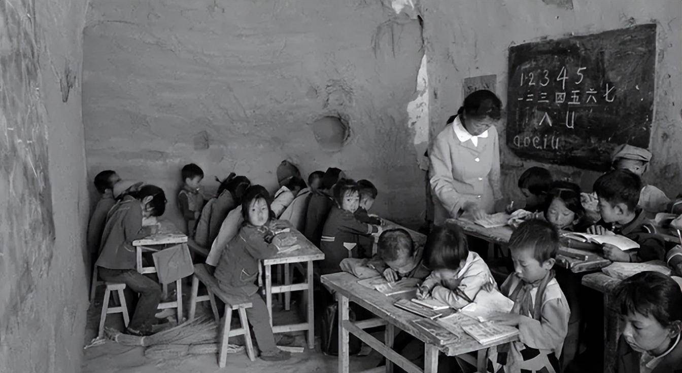 70年代的孩子上学照片图片