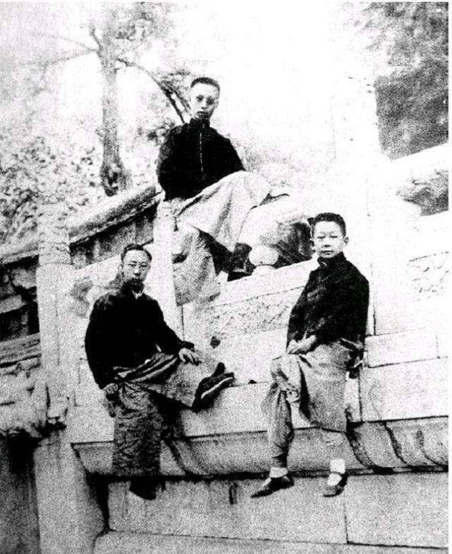 末代国舅润麒,追随溥仪大半生,晚年游故宫,驳斥胡乱讲解导游_紫禁城