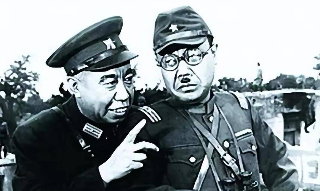 抗日县长被包围,挑粪村民忙报信,伪村长机智应对,救下两条命_白九福