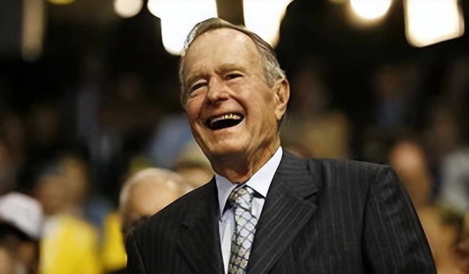 1988年,美国再次迎来总统大选,这次老布什成功当选美国总统,由此走上