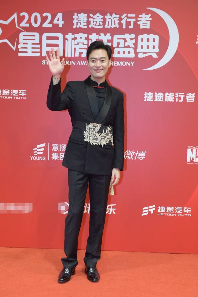 刘佩琦李健亮相红毯 赵昭仪称辛芷蕾是自己的榜样-搜狐大视野-搜狐新闻