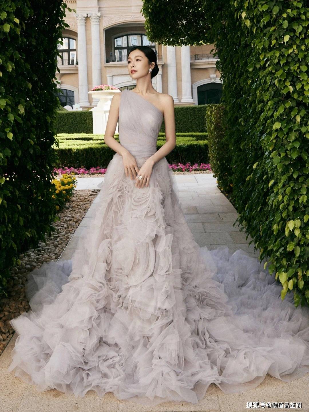 国内最具气质明星文咏珊大赏:年度红毯造型,时尚品味很高的美人_活动