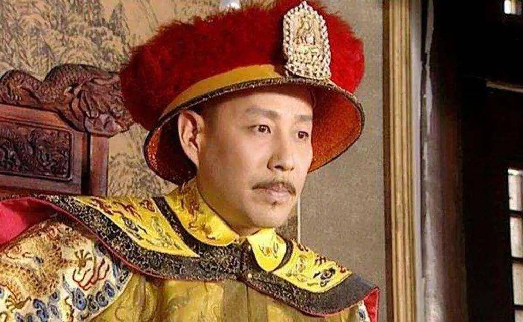 乾隆皇帝的真实长相,被国外画家偷偷还原,网友:和一位明星好像_康熙