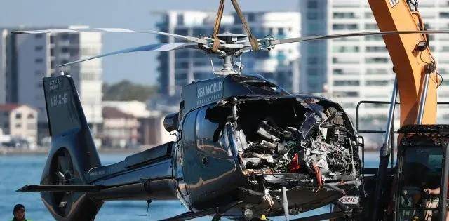 与另一架直升机相撞后得以紧急迫降,这可比陆地上汽车相撞残酷的多