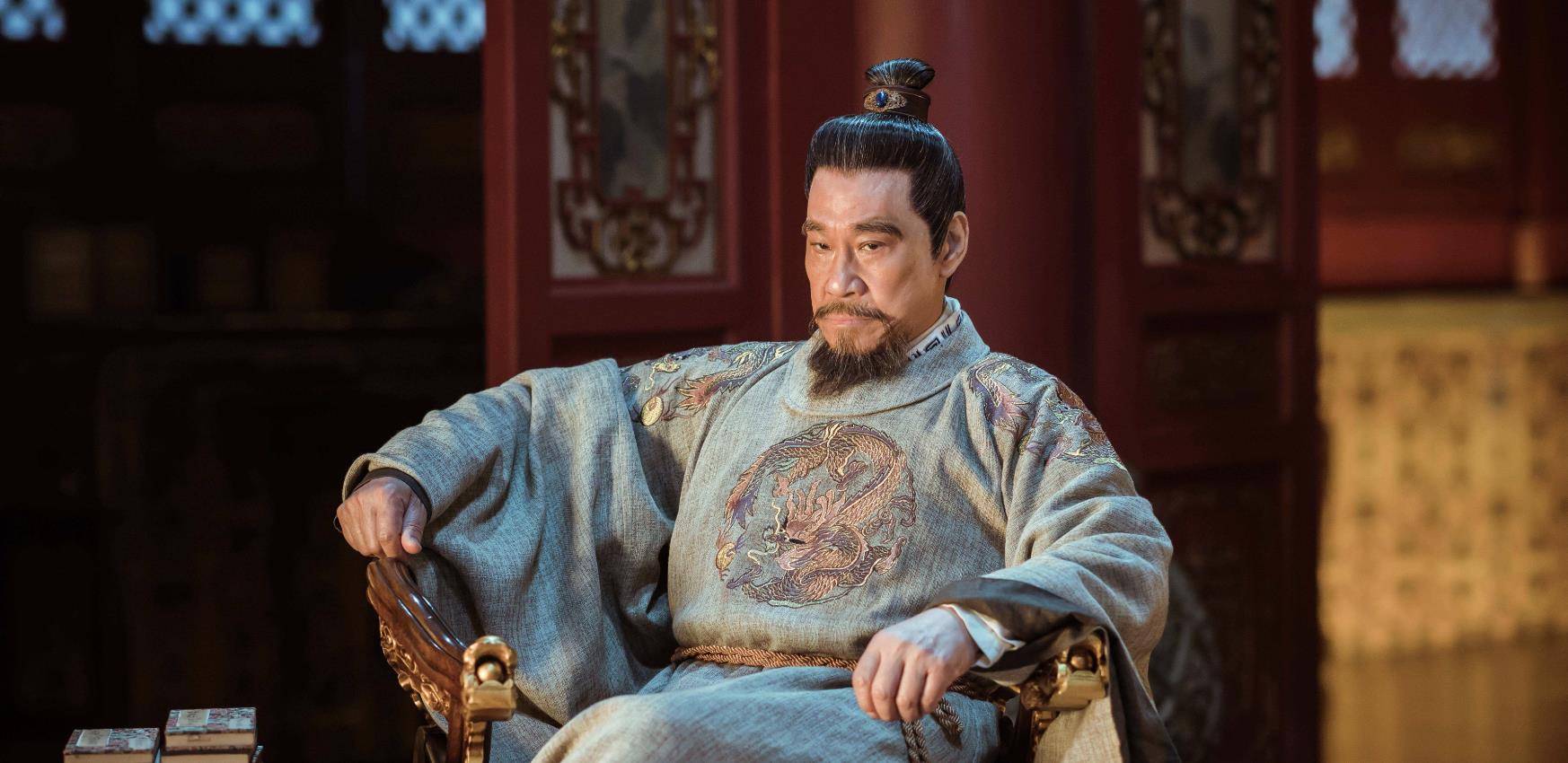 朱棣上联:"灯明月明,大明一统",无人敢对,神童却