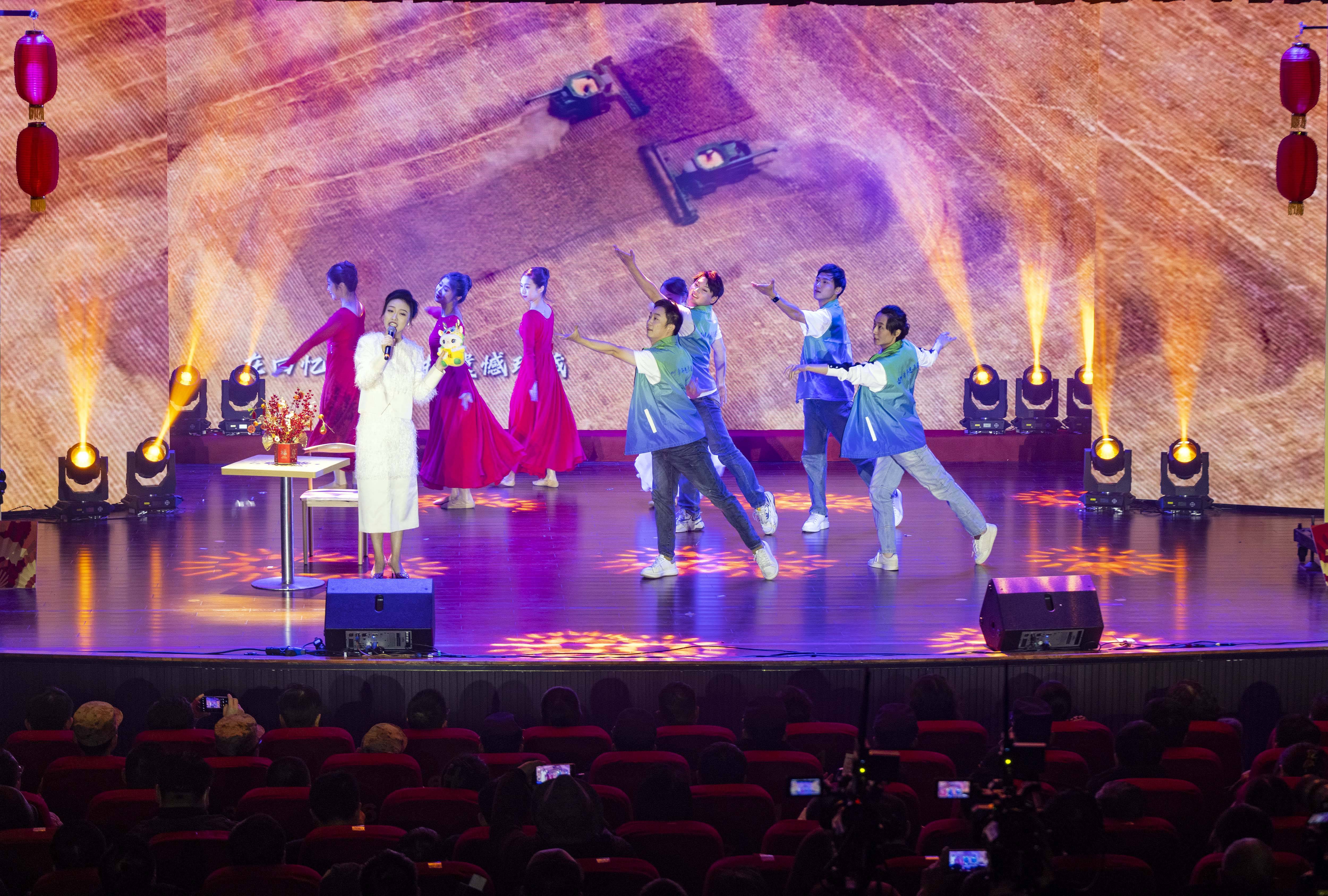 江苏泰州：多彩活动迎新春_文艺_表演_春晚