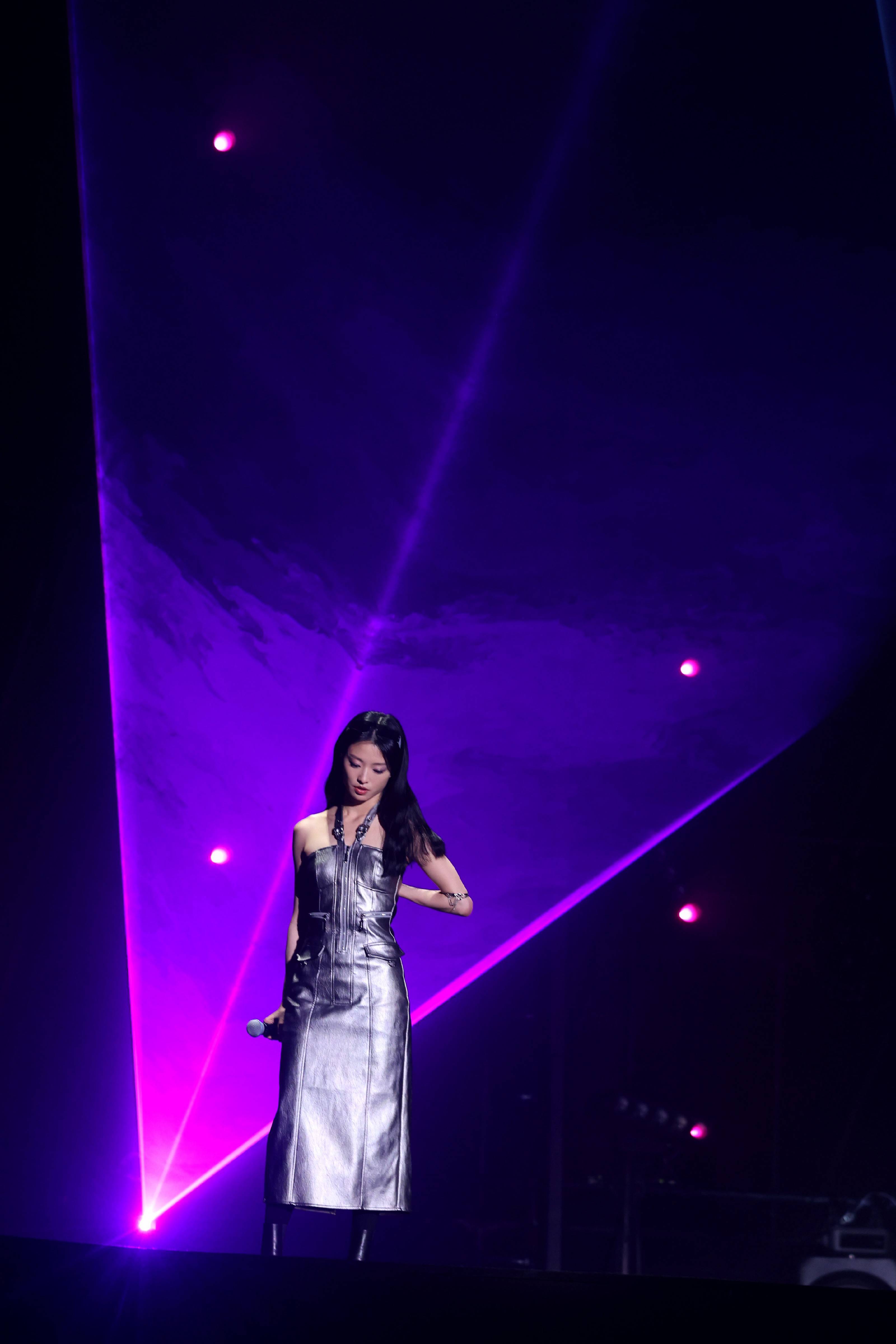 歌手演员身份双联动,马吟吟唱响小年夜_观众_一角_剧集