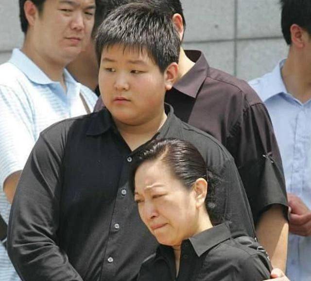 罗京去世13年,曾经哭到晕厥的妻子改嫁富商,母亲至今不知死讯_刘继