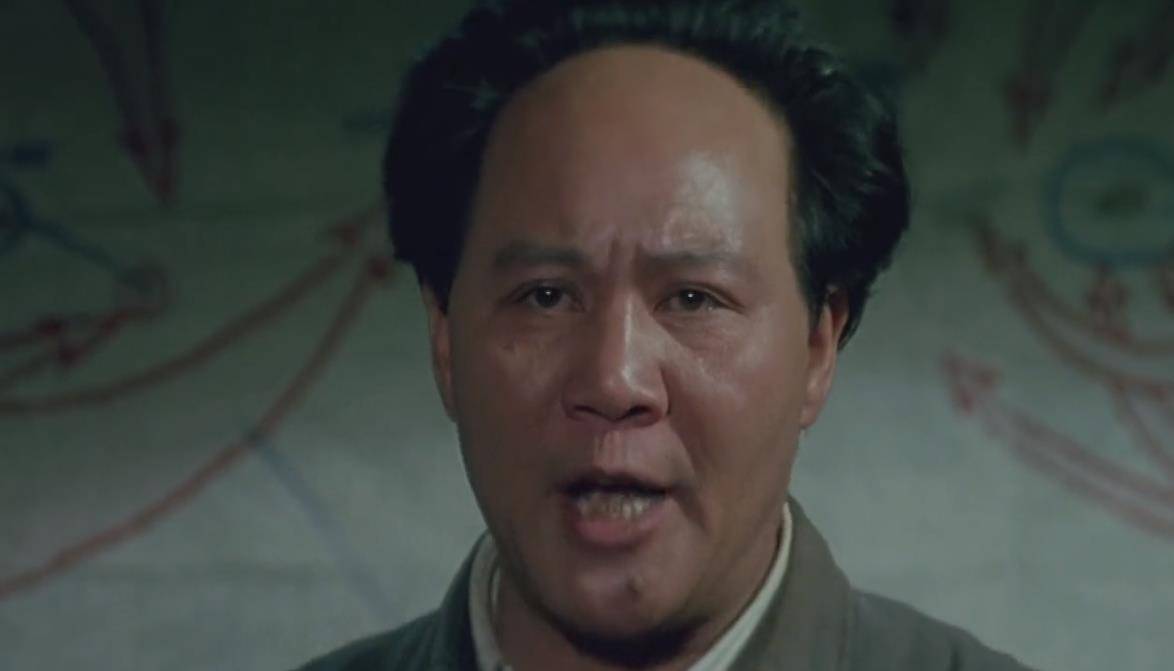 黄伯韬在碾庄的阵地上对抗我军,双方的攻防兵力比为2:1.