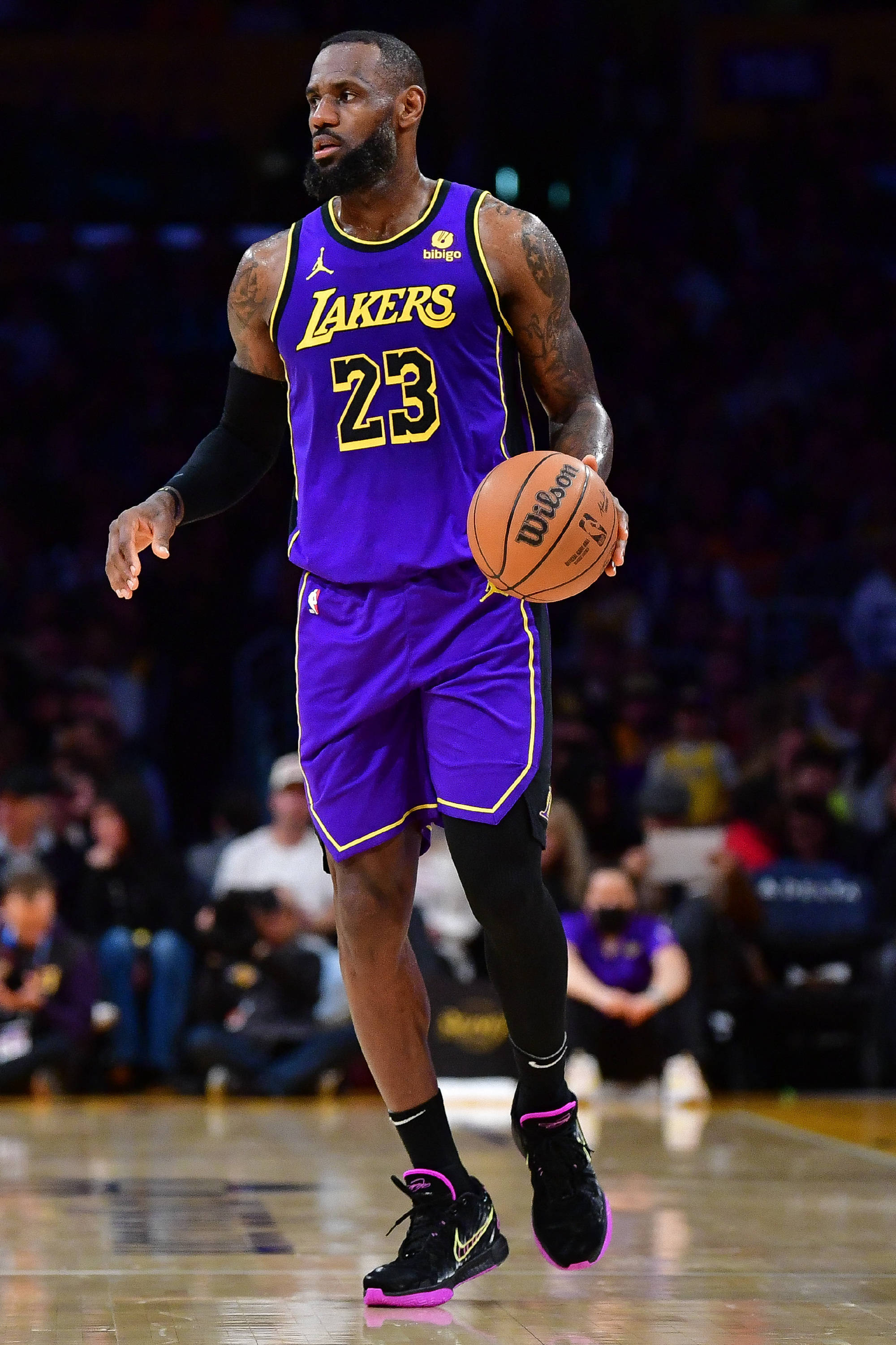 记者:詹姆斯无法干预湖人管理层!但他掌控自己的命运!