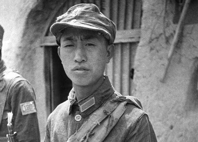 1946年,王连长与刘胡兰订婚,彩礼:钢笔,毛毯,眼镜各一件_王本固_陈