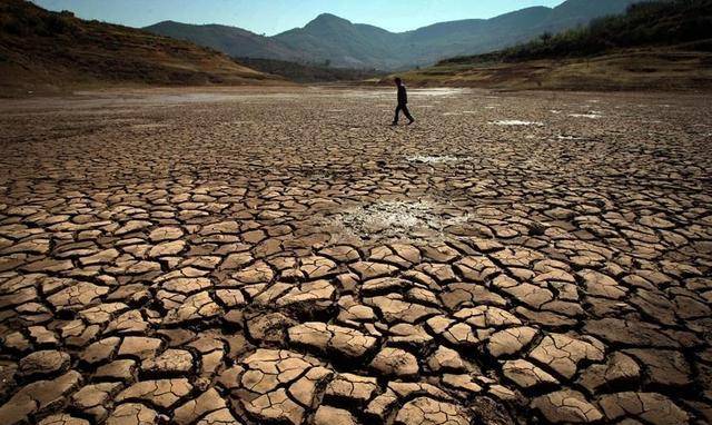 残忍的求雨仪式,为何要将残疾人活活烧死?古人:怕上天