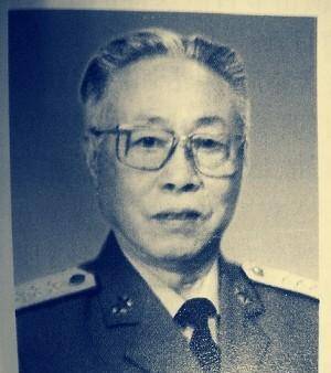 圖|曹芃生舊照1988年2月,曹芃生出任濟南軍區副政委,躋身副大軍區級.